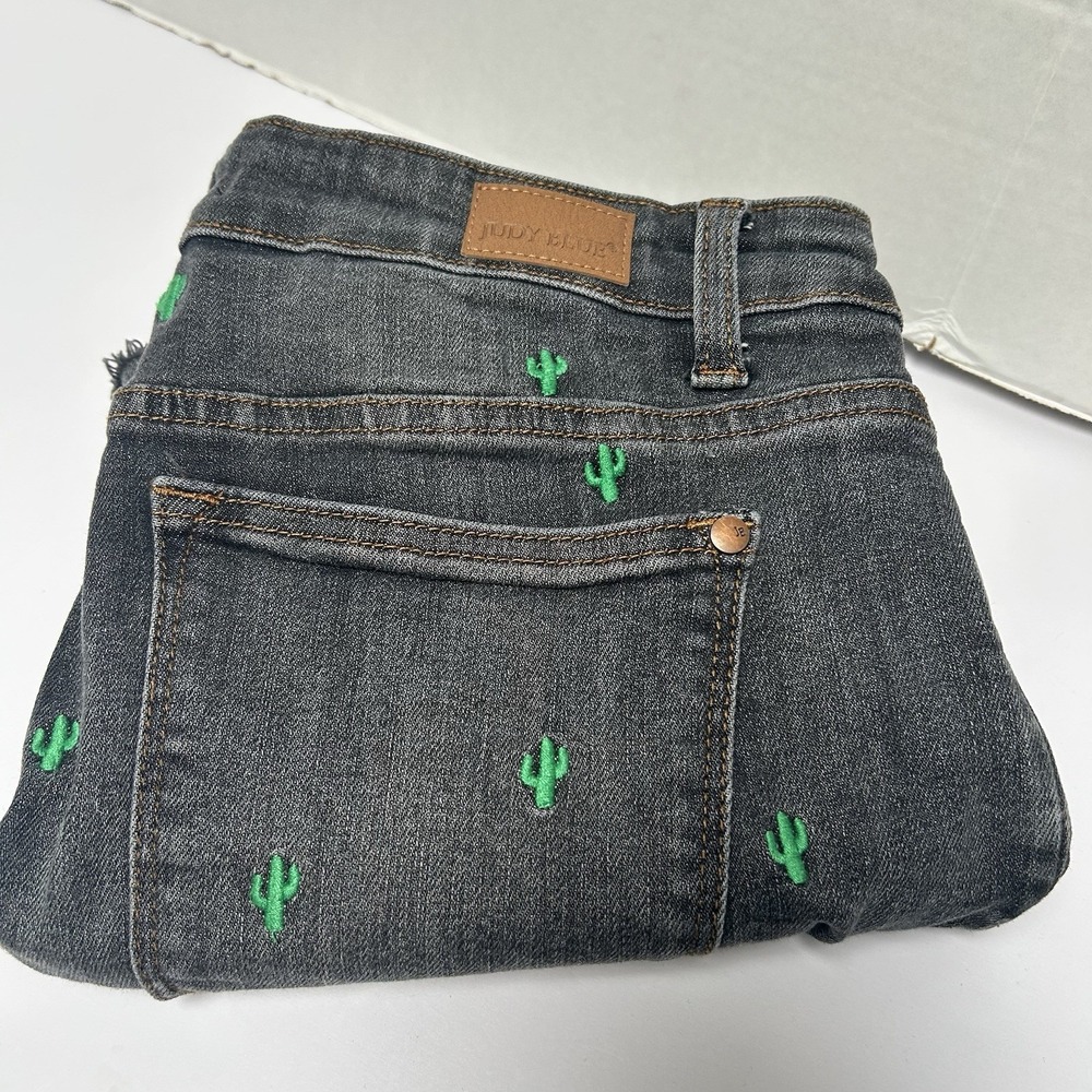 Judy Blue Hi-Rise Gray Cactus Denim Jean Shorts Size Large Style #150111 Raw Hem